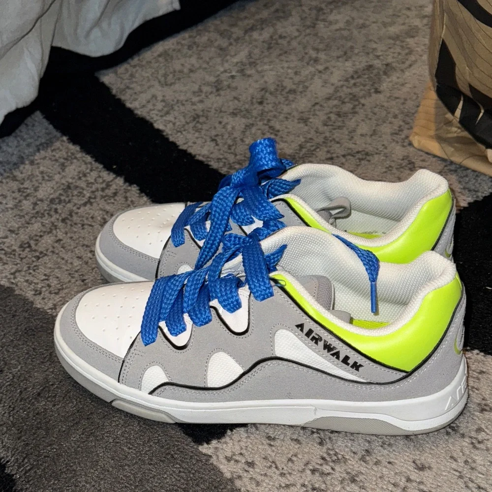 Airwalk White and Gray Shoes with Bright Blue Laces - Picture 3 of 5